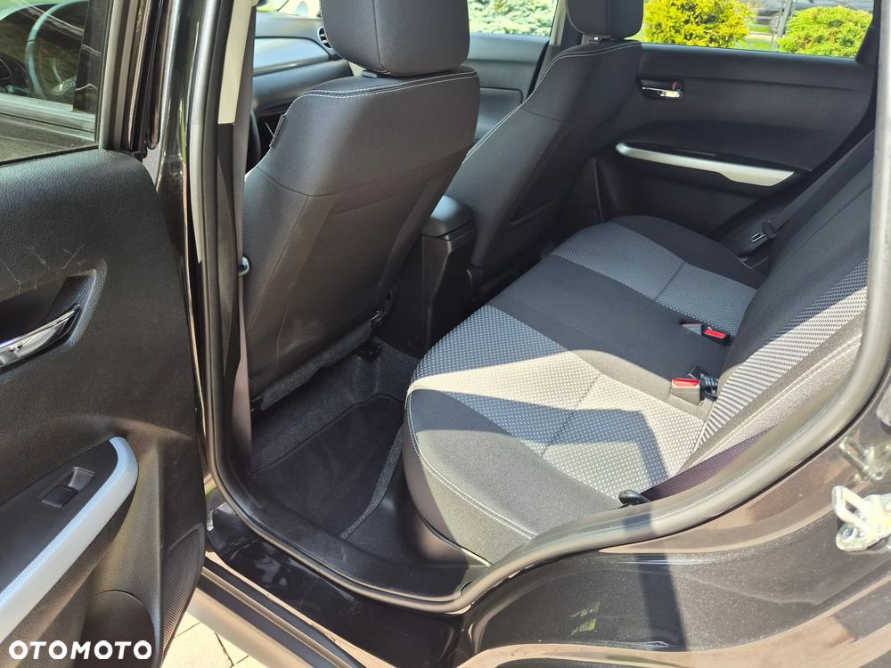 Suzuki Vitara 1.6 Comfort 2WD - 24
