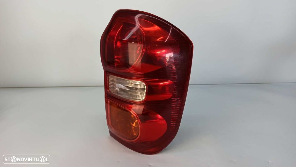 FAROLIM TRASEIRO DIREITO TOYOTA RAV 4 (A2) 2.0 D4-D LUNA 4X4 (2003->) - 3