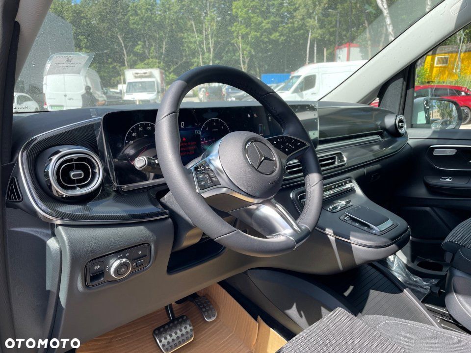 Mercedes-Benz Klasa V - 6