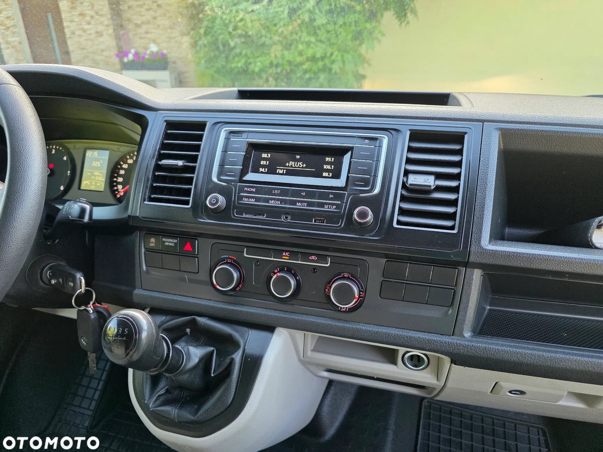 Volkswagen Transporter Long L2H1 - 21