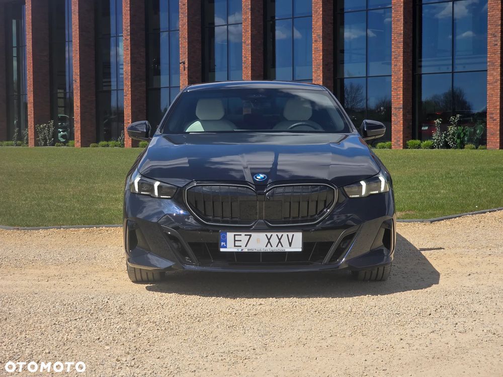 BMW Seria 5 550e xDrive PHEV M Sport - 5