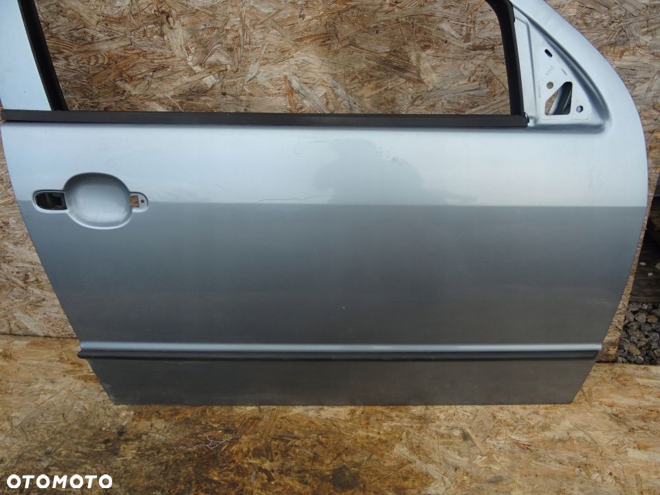 DRZWI PRAWY PRZÓD SKODA FABIA I KOMBI LAK:9151 - 2