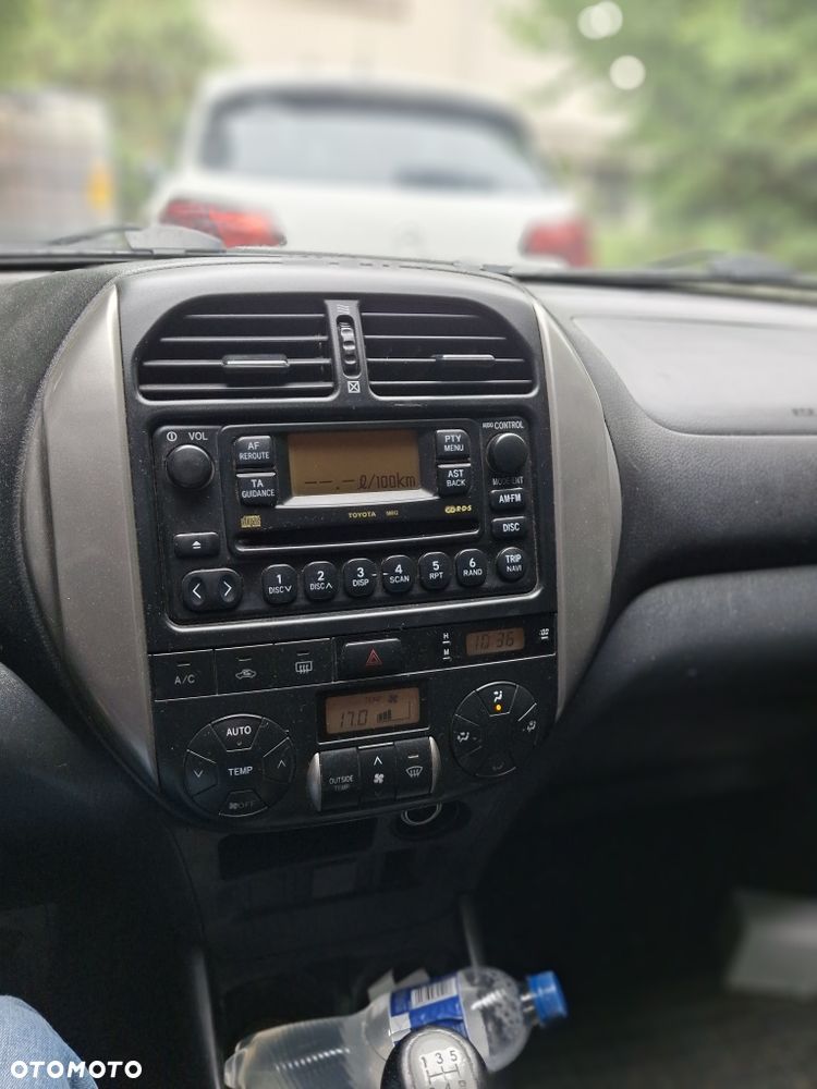 Toyota RAV4 - 6