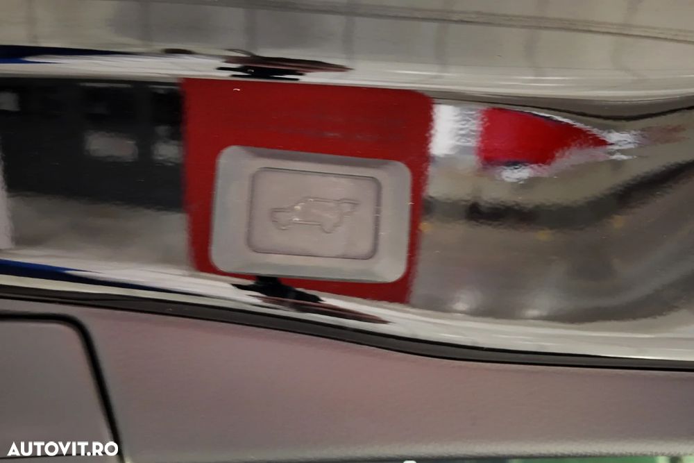 Toyota RAV4 2.5 Hybrid VVT-iE 4x4 Luxury - 30