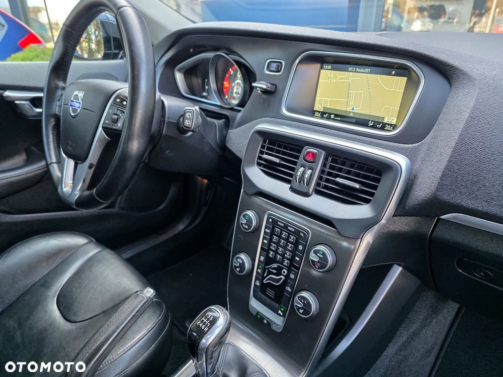 Volvo V40 D4 Summum - 4