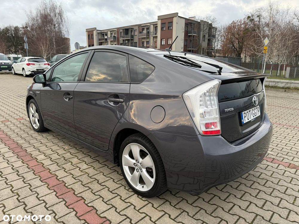 Toyota Prius (Hybrid) Comfort - 8