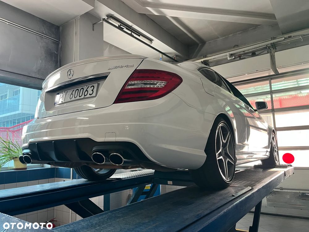Mercedes-Benz Klasa C 63 AMG AMG SPEEDSHIFT MCT - 2