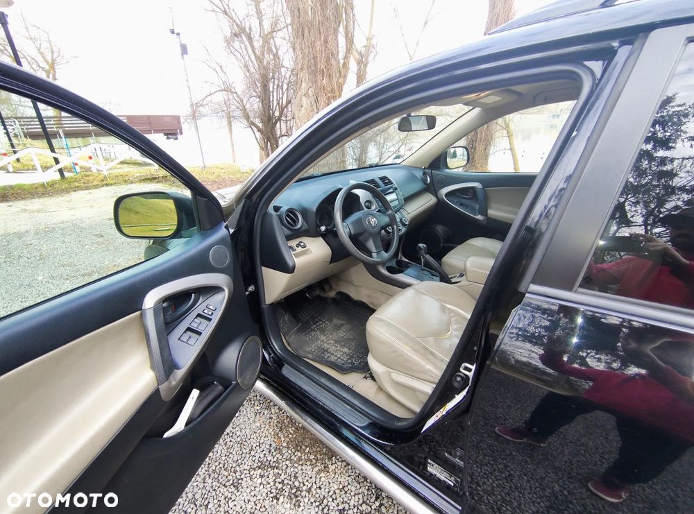 Toyota RAV4 2.4 VVT-i Base 4x2 - 28