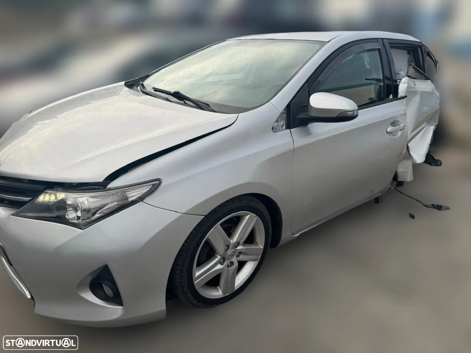 Toyota Auris 1.4 D -4 para peças - 5