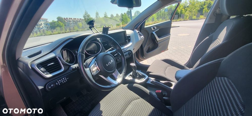 Kia Ceed 1.5 T-GDI M - 10