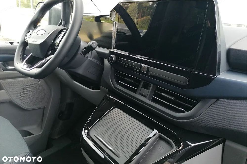 Ford Tourneo Custom - 10