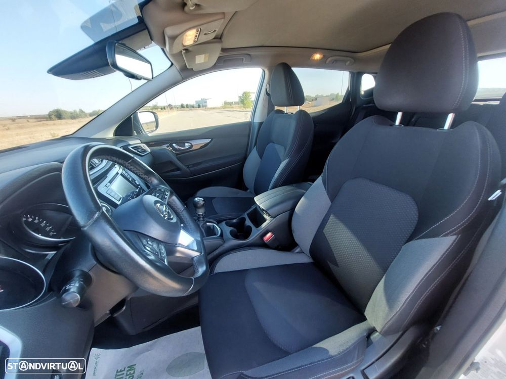 Nissan Qashqai 1.5 dCi N-Connecta - 11