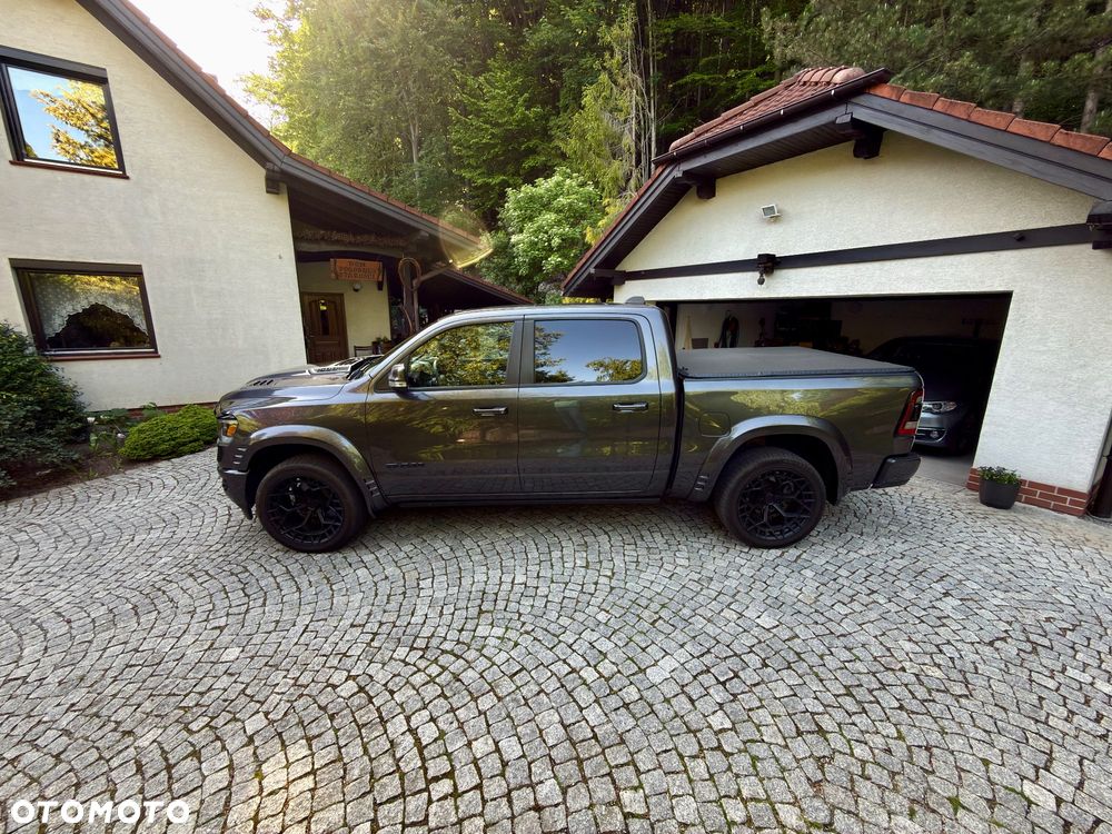 RAM 1500 Crew Cab Shortbed Laramie - 9