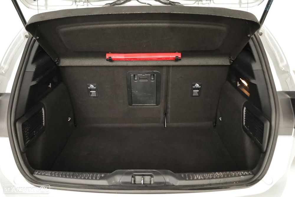 Ford Focus 1.0 EcoBoost MHEV ST-Line X - 23