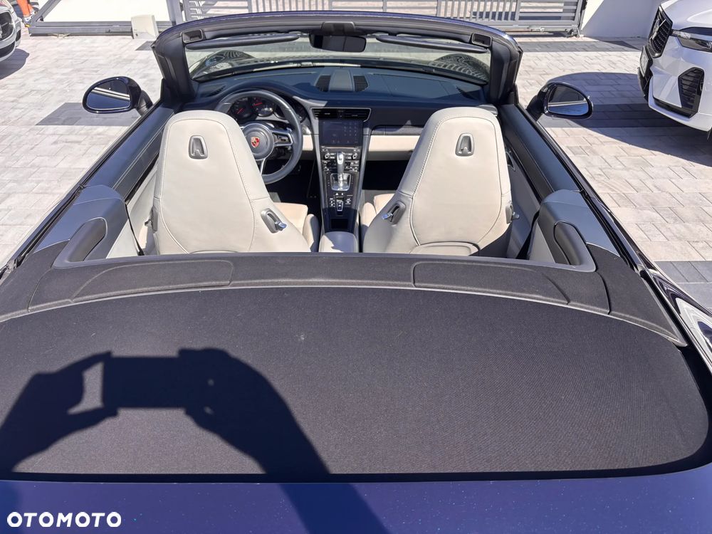 Porsche 911 Carrera PDK - 21