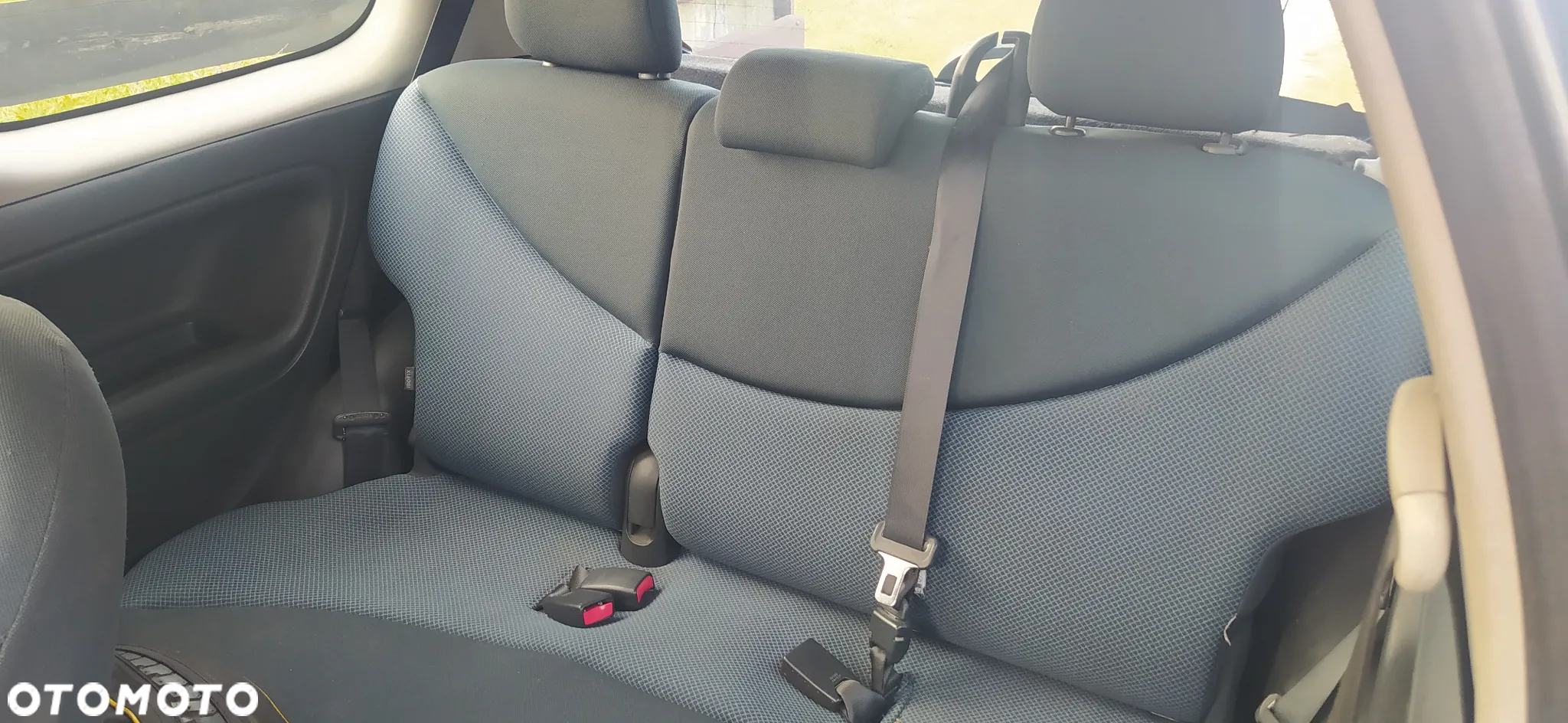Toyota Yaris 1.0 - 7