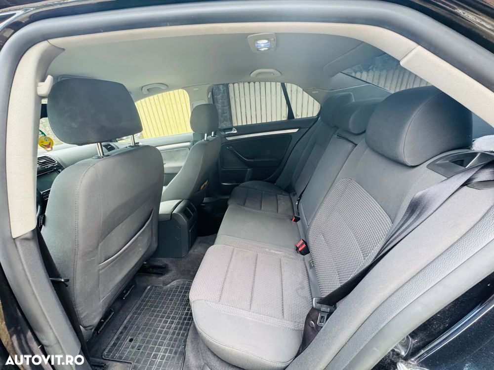 Volkswagen Jetta 2.0 TDI Comfortline - 4