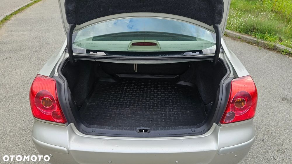Toyota Avensis 1.8 VVT-i Sol - 10