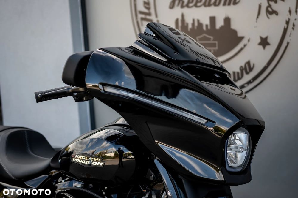 Harley-Davidson Touring Street Glide - 11