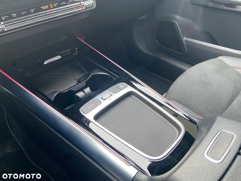 Mercedes-Benz GLA 200 AMG Line - 14