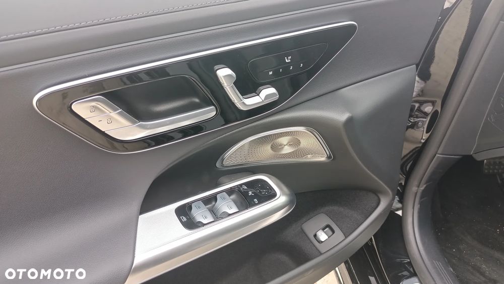 Mercedes-Benz Klasa E 300 de PHEV 4-Matic AMG 9G-Tronic - 8