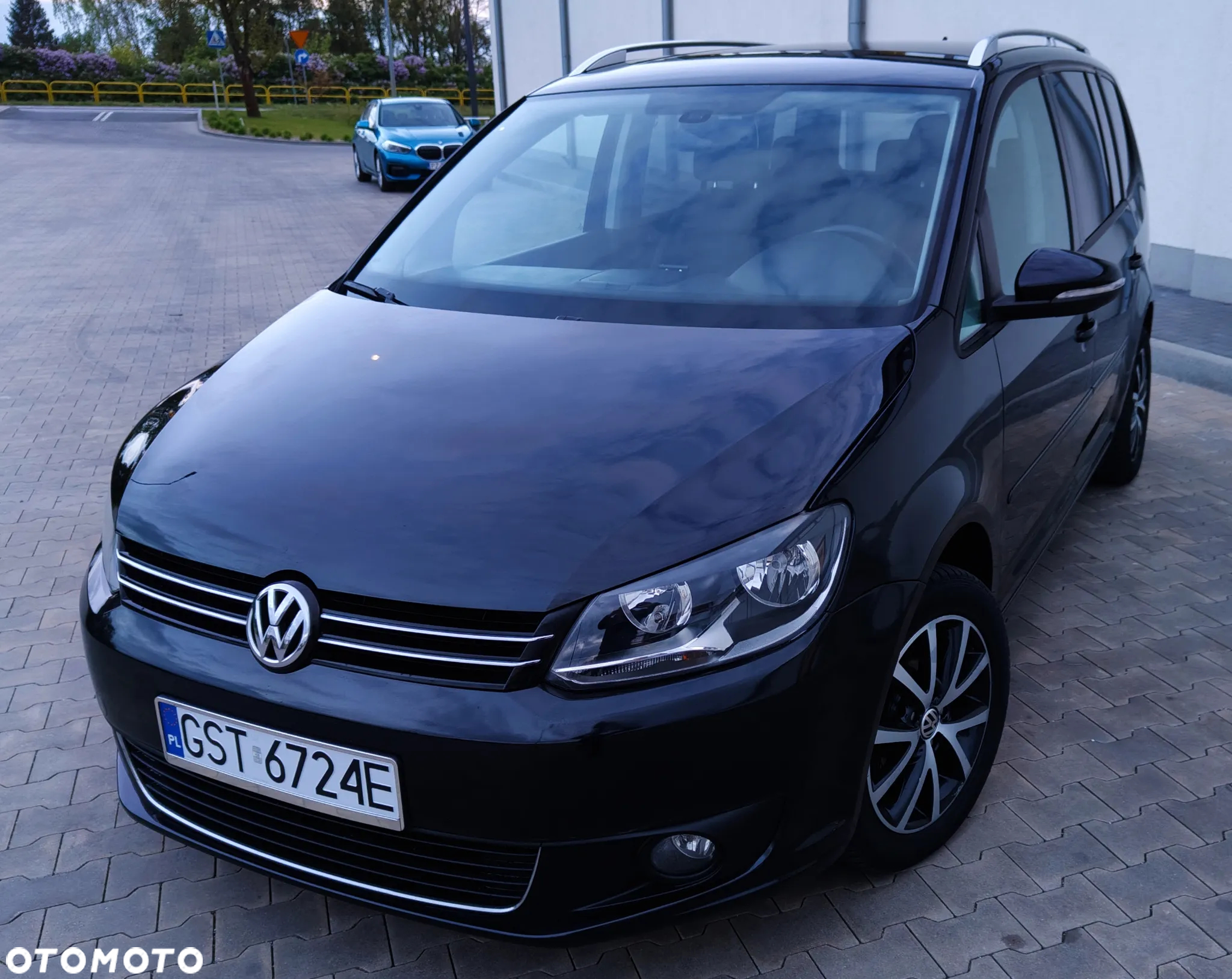 Volkswagen Touran 2.0 TDI DPF BlueMotion Technology DSG Comfortline - 2