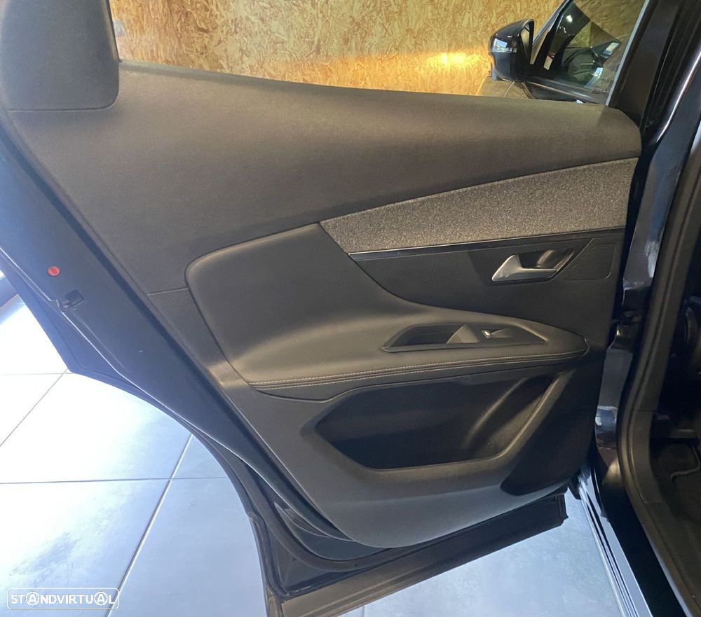 Peugeot 3008 1.5 BlueHDi Allure - 32