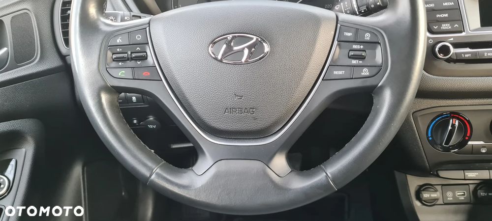 Hyundai i20 1.4 Automatik Style - 27