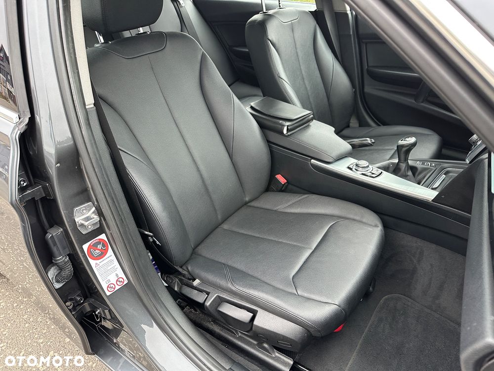 BMW Seria 3 318d Blue Performance Luxury Line - 7