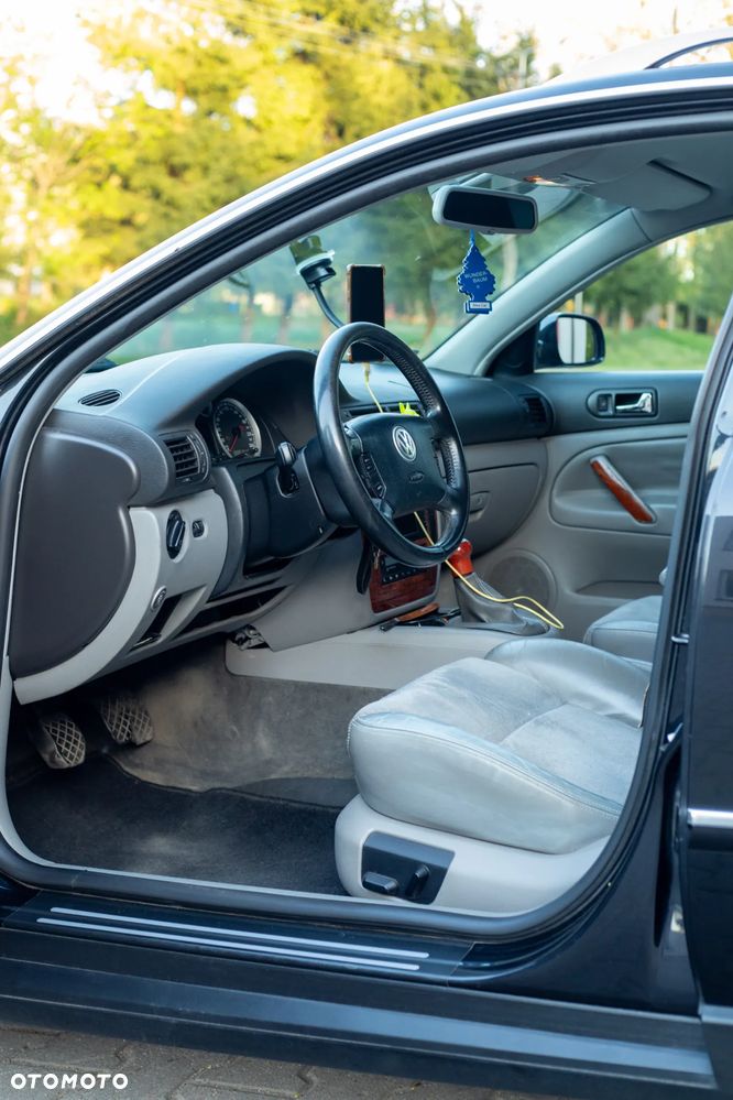Volkswagen Passat 1.8T Highline - 26