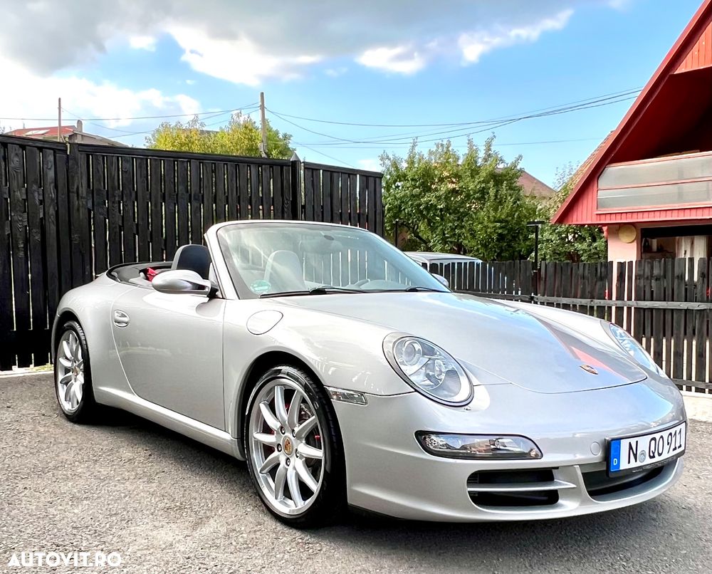 Porsche 911 Carrera - 4