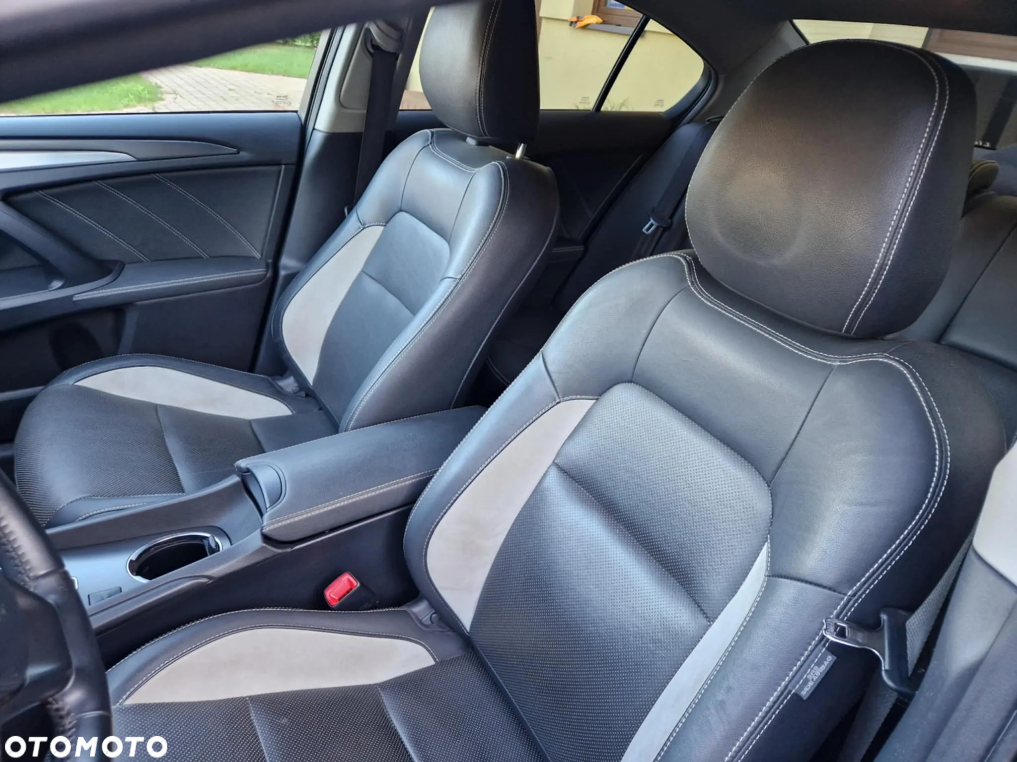 Toyota Avensis 2.0 Prestige MS - 22
