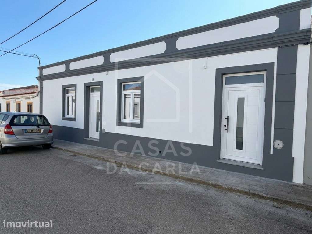 Moradia com duas entradas independentes e 374m2 de área total em S.... - Grande imagem: 2/39