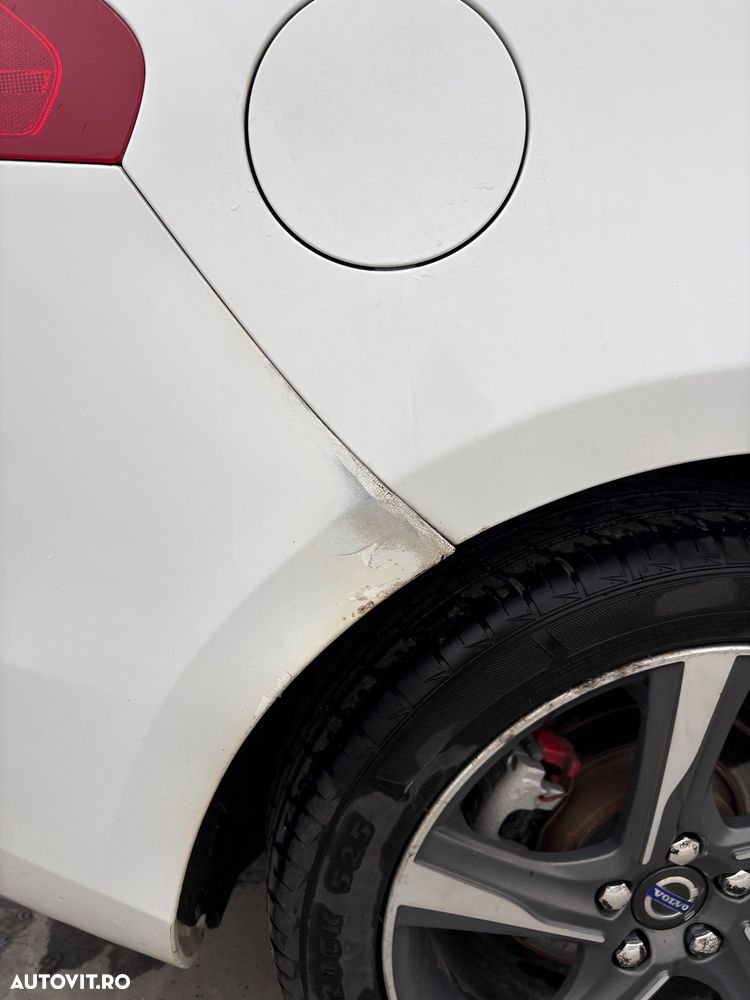 Volvo V40 D2 R Design - 8