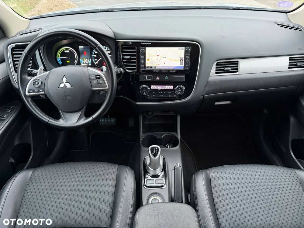 Mitsubishi Outlander 2.0 4WD Plus - 4