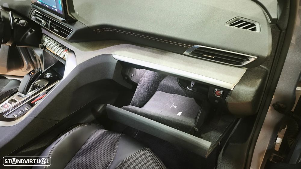 Peugeot 3008 1.6 Hybrid4 GT Line e-EAT8 - 35