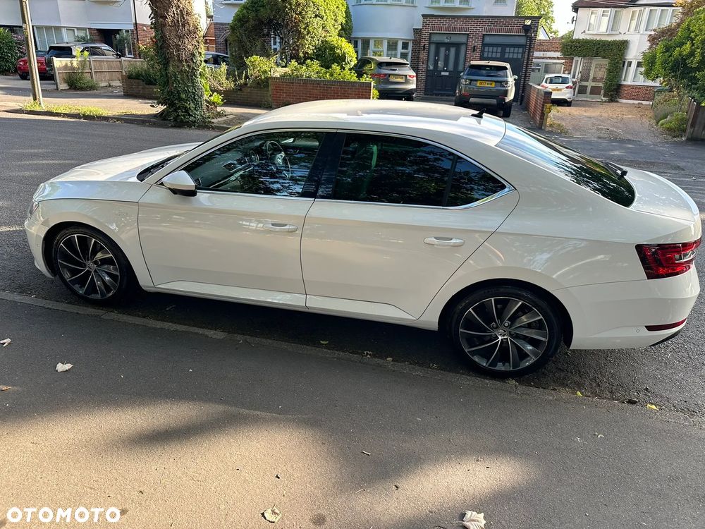 Skoda Superb 2.0 TDI Green tec L&K - 10
