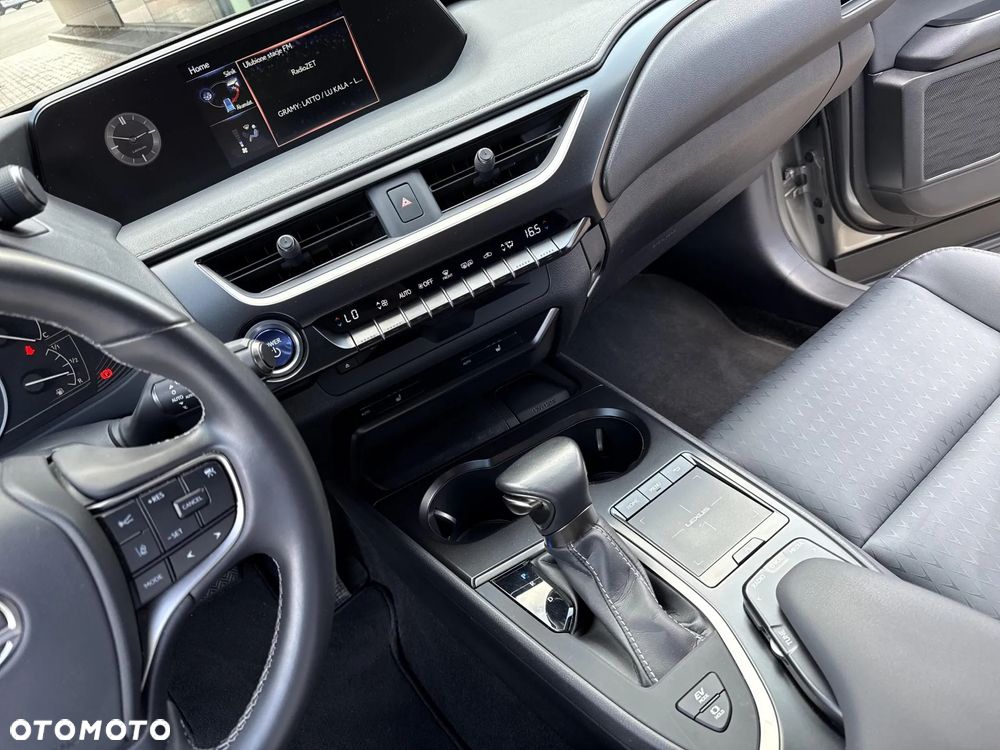 Lexus UX 250h Prestige 2WD - 14