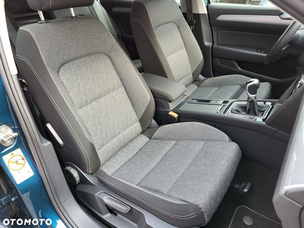 Volkswagen Passat - 20