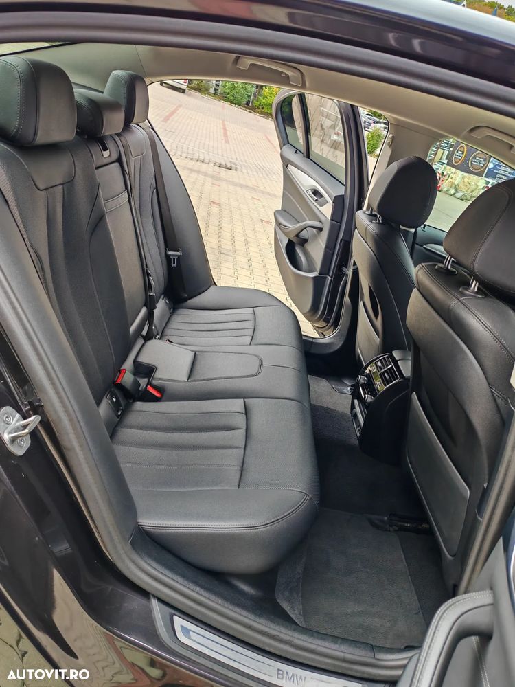 BMW Seria 5 520d AT MHEV - 15