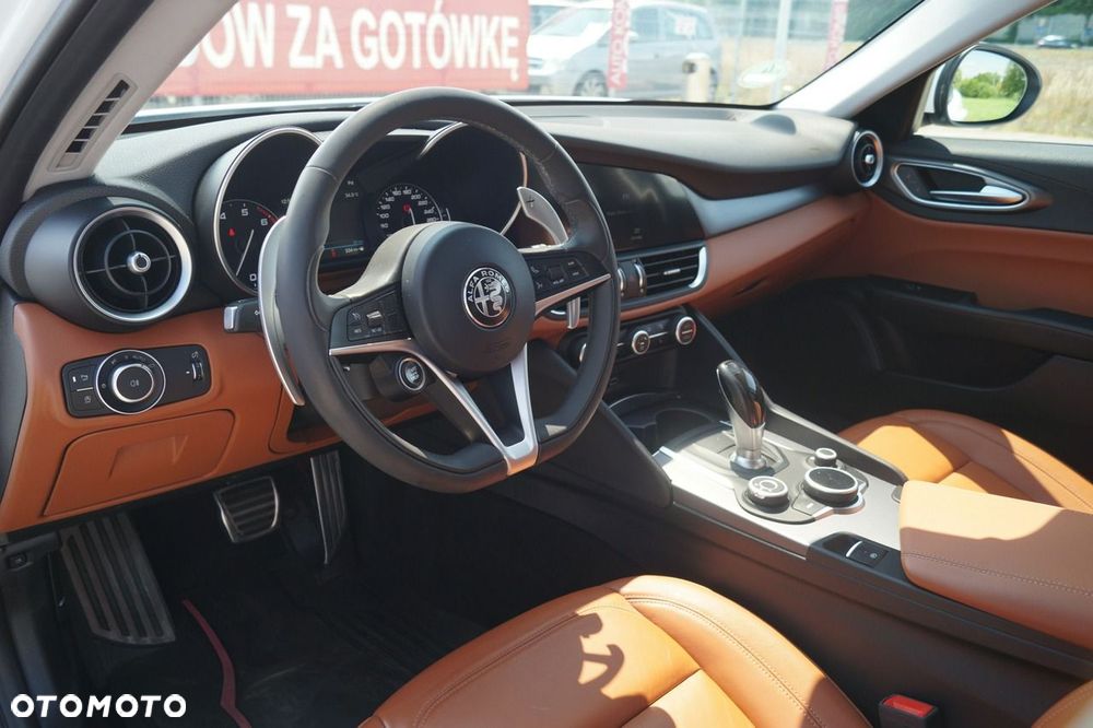 Alfa Romeo Giulia - 13