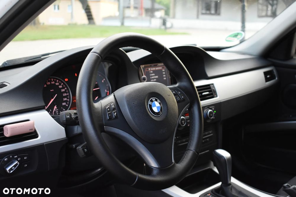 BMW Seria 3 318d - 35