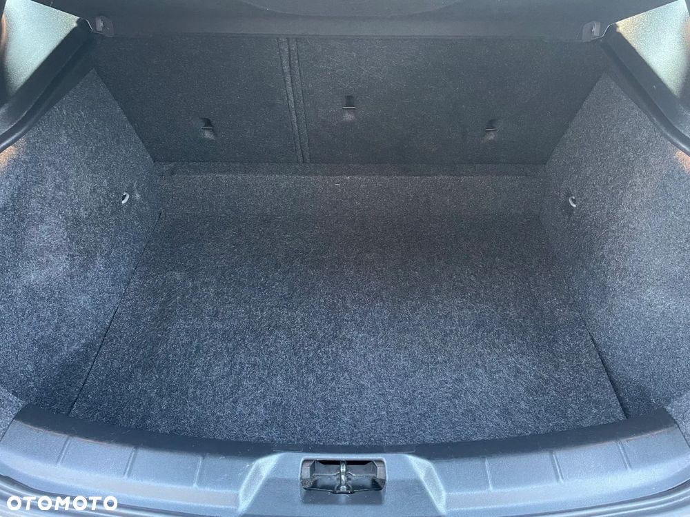Volvo V40 T2 Momentum - 15