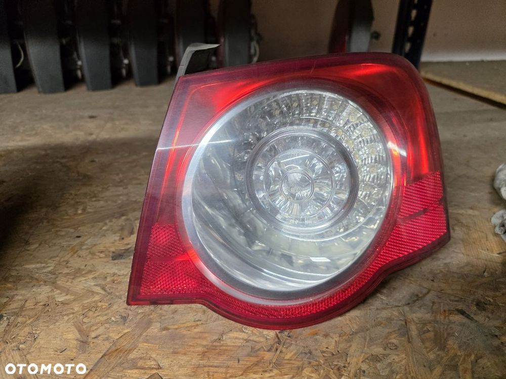VOLKSWAGEN PASSAT SEDAN B6 06R- LAMPA PRAWY TYŁ PRAWA TYLNA 3C5945096H - 1