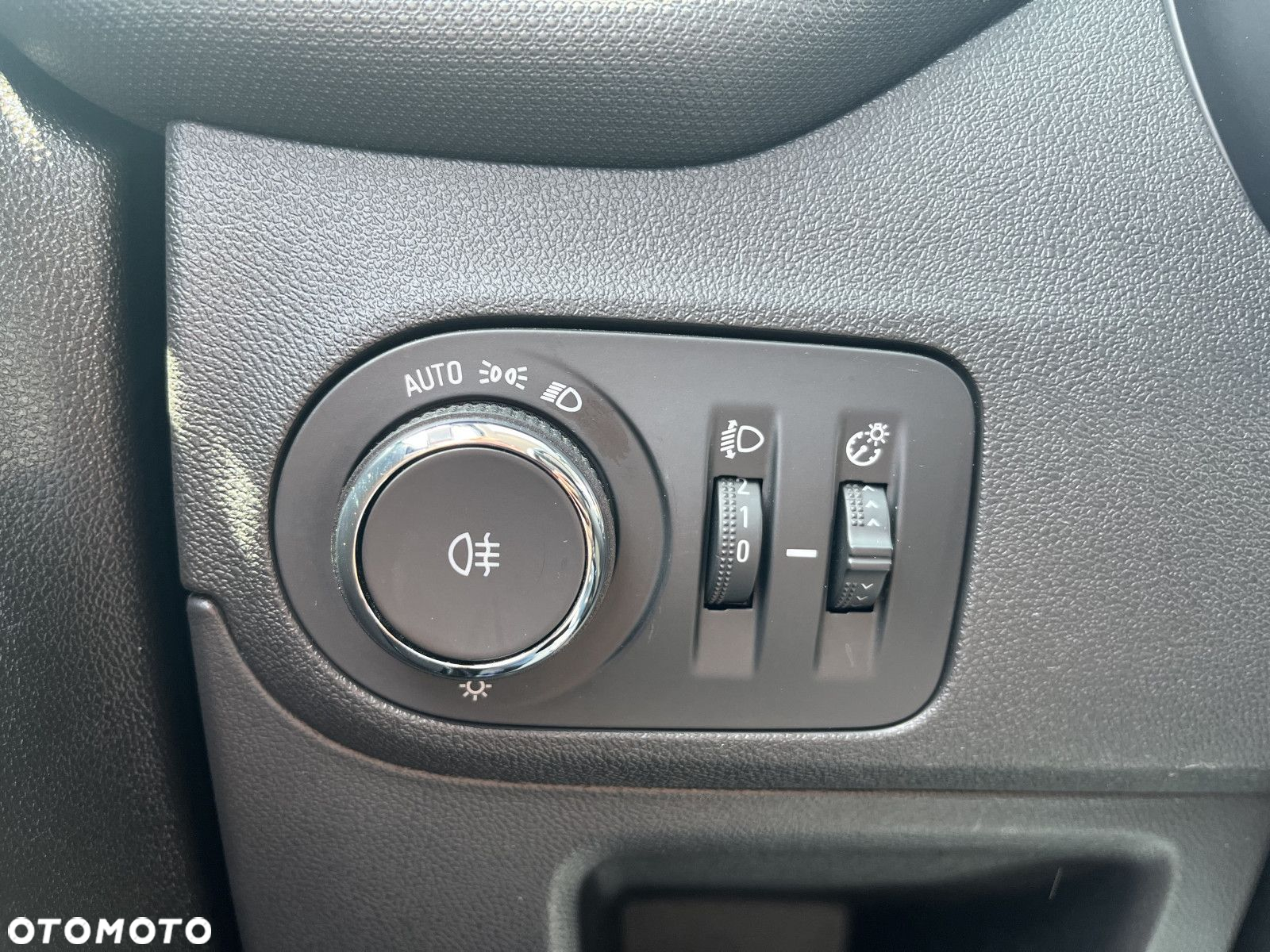 Opel Crossland X - 24