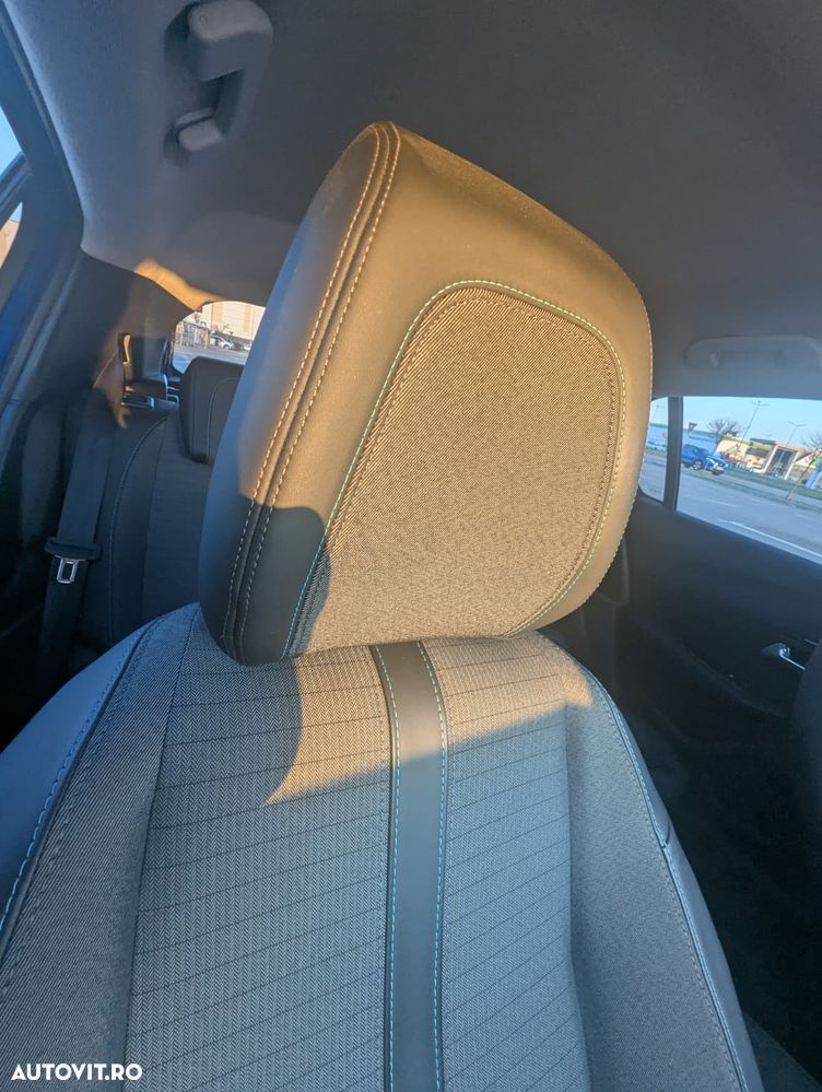 Peugeot 208 1.2 L PureTech STT Allure - 13