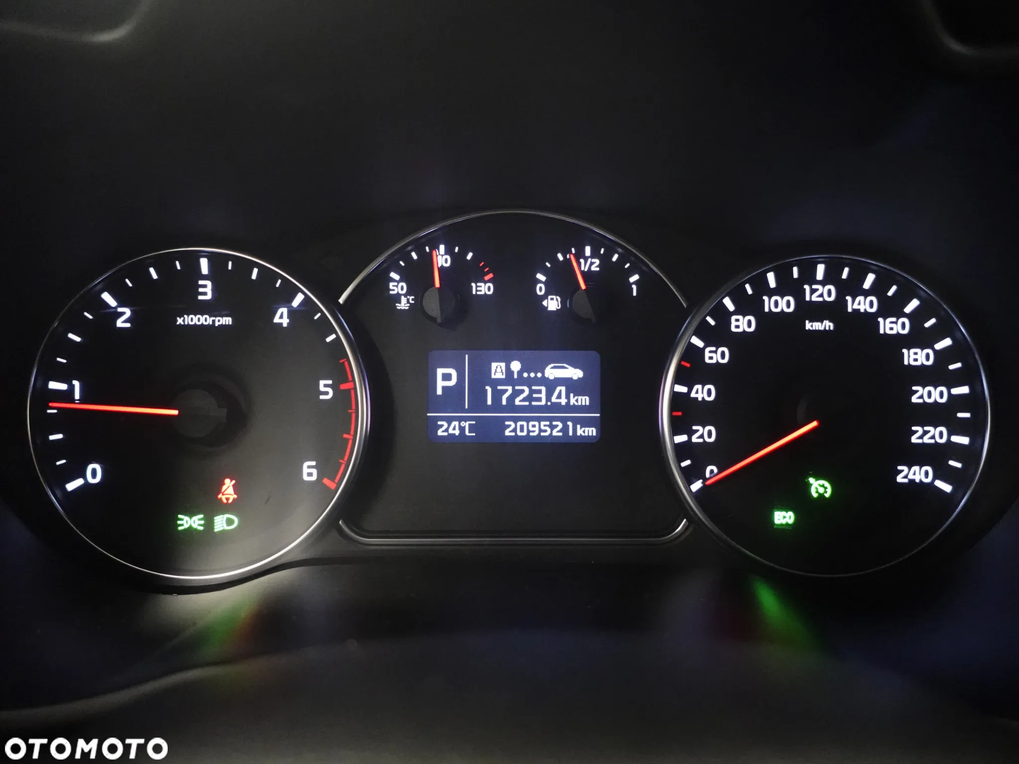 Kia Carens 1.7 CRDi 141 ISG Vision - 39