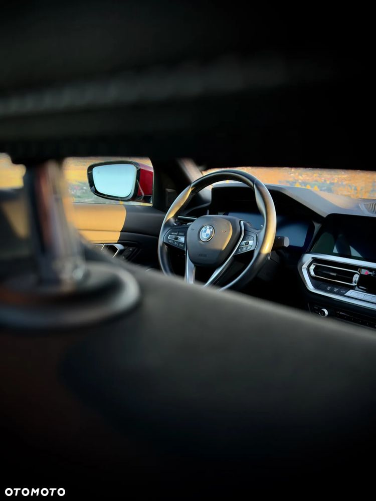 BMW Seria 3 330i M Sport - 34