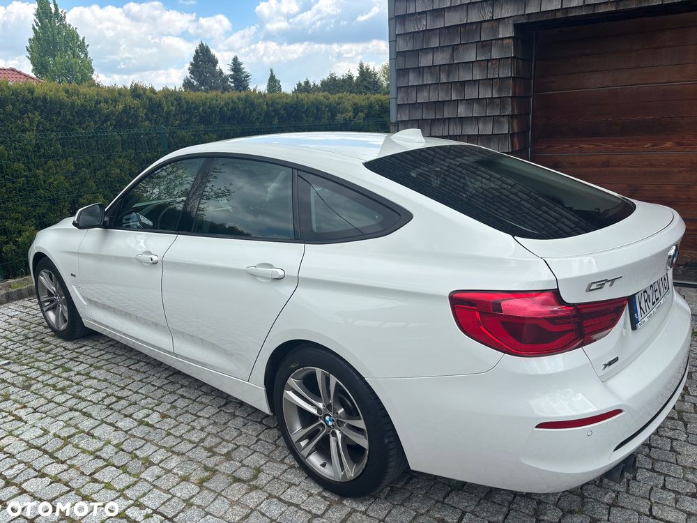 BMW Seria 3 320i GPF xDrive - 29