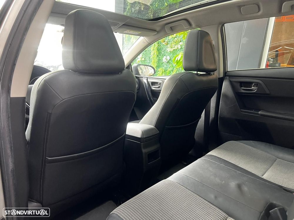 Toyota Auris Touring Sports 1.6 D-4D Exclusive+Navi - 11